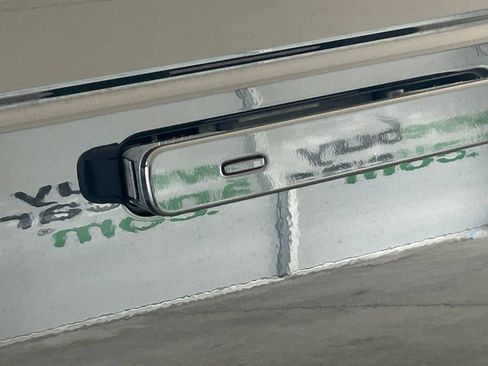 Used 2019 Land Rover Range Rover Velar R-Dynamic SE AWD/4WD image 19