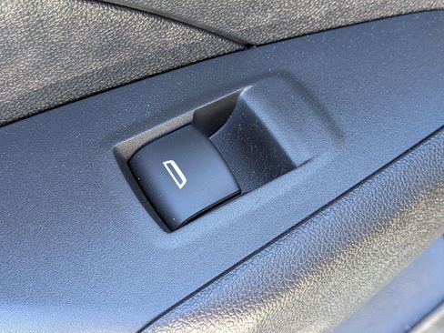 Used 2024 Chevrolet Trax RS w/ Sunroof Package image 27