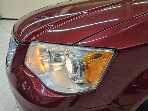 Used 2013 Chrysler Town & Country Limited w/ Luxury Group FWD image 10