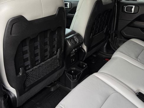 Used 2020 Jeep Gladiator Mojave AWD/4WD image 33