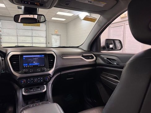 Used 2023 GMC Acadia SLT AWD/4WD image 23