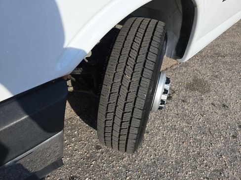 Used 2018 Chevrolet Express 3500 w/ Power Convenience Package image 33