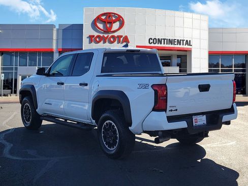 Certified 2025 Toyota Tacoma TRD Off-Road image 4