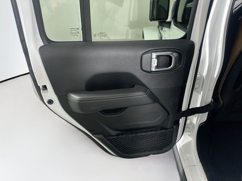 Used 2022 Jeep Wrangler Unlimited Rubicon 4xe AWD/4WD image 25