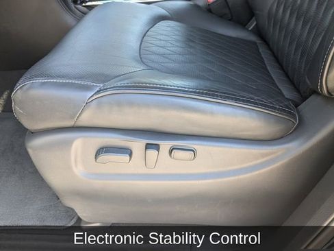 Used 2018 INFINITI QX80 2WD w/ Deluxe Technology Package image 26