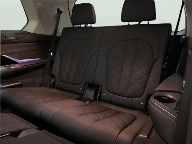 Used 2026 BMW X7 xDrive40i w/ Premium Package AWD/4WD image 27
