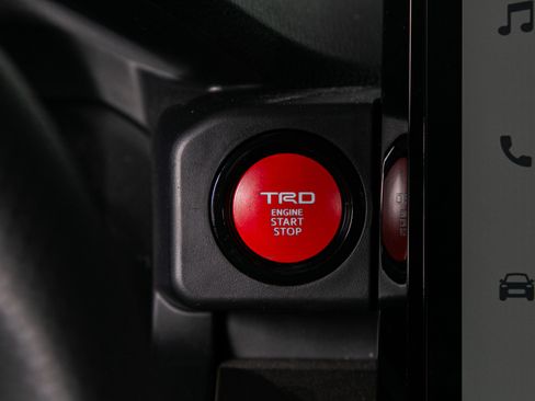 Used 2024 Toyota Tacoma TRD Sport image 41