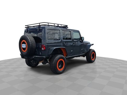 Used 2016 Jeep Wrangler Unlimited Rubicon w/ Connectivity Group AWD/4WD image 8