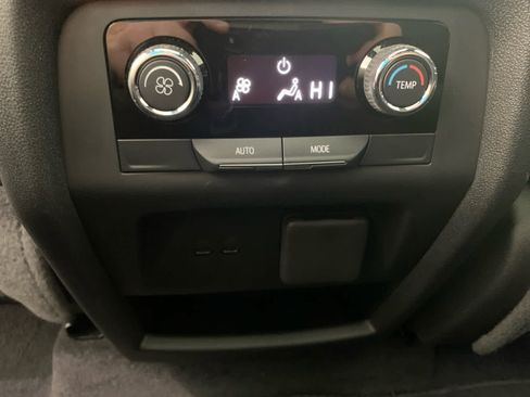 Used 2024 Chevrolet Traverse Z71 w/ Enhanced Driving Package image 17