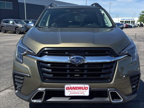 Used 2023 Subaru Ascent Touring AWD/4WD image 3