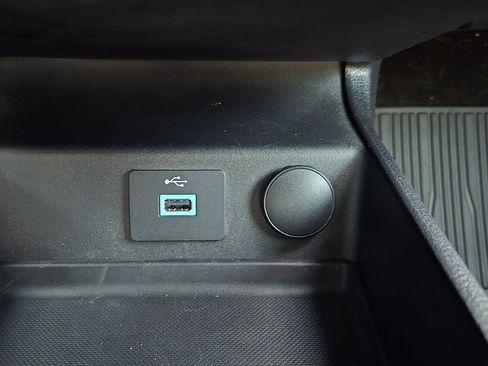 Used 2018 Ford Fusion S image 25