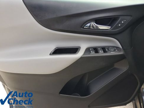Used 2018 Chevrolet Equinox LT FWD image 19