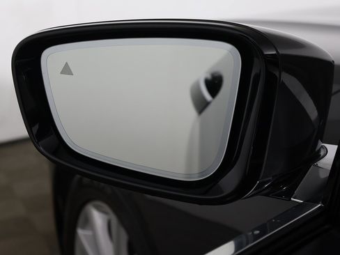 Used 2021 BMW 740i xDrive w/ Premium Package image 37