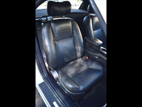 Used 2004 Ford Thunderbird RWD image 25