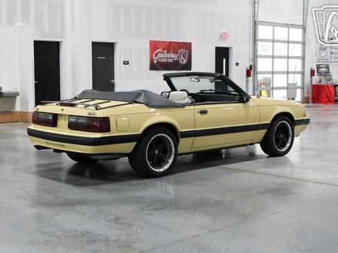 Used 1987 Ford Mustang LX image 20