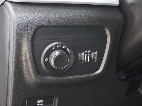 Used 2025 Jeep Grand Cherokee Laredo X AWD/4WD image 26