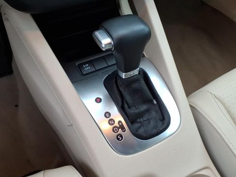 Used 2008 Volkswagen Eos 2.0T FWD image 23