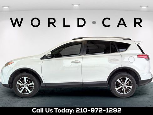 Used 2018 Toyota RAV4 XLE w/ Plus Extra Value Package FWD image 12