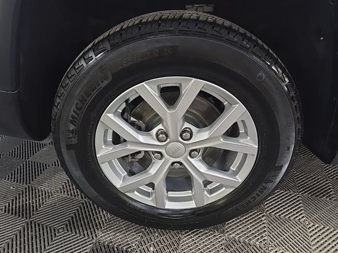 Used 2023 Jeep Grand Cherokee L Limited AWD/4WD image 16