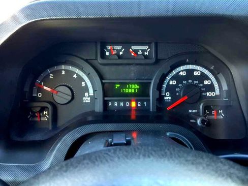 Used 2017 Ford E-350 and Econoline 350 Super Duty image 12