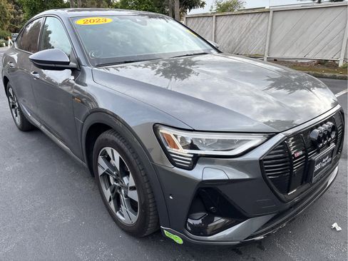 Used 2023 Audi e-tron Premium w/ Convenience Plus Package image 2