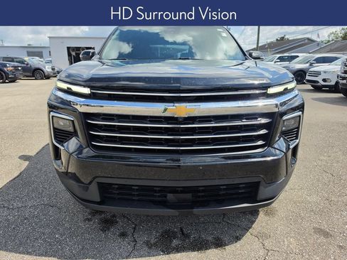Used 2025 Chevrolet Traverse LT w/ Enhanced Driving Package FWD image 13