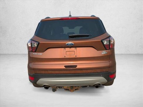 Used 2017 Ford Escape SE w/ Equipment Group 201A AWD/4WD image 6