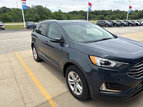 Used 2019 Ford Edge SEL w/ Equipment Group 201A AWD/4WD image 3