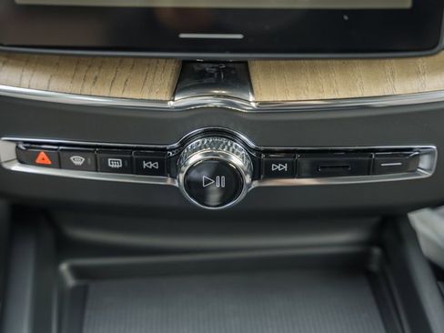 New 2026 Volvo XC60 B5 Plus w/ Protection Package Premier image 24