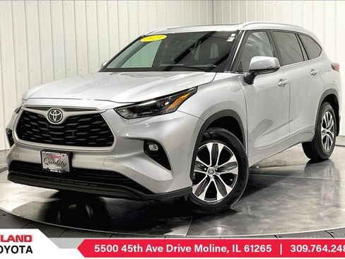 Used 2023 Toyota Highlander XLE AWD/4WD image 1