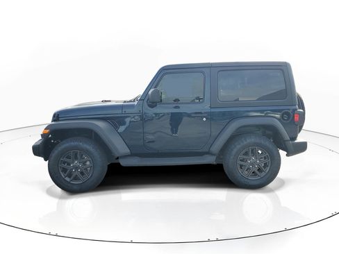 Used 2025 Jeep Wrangler Sport image 4