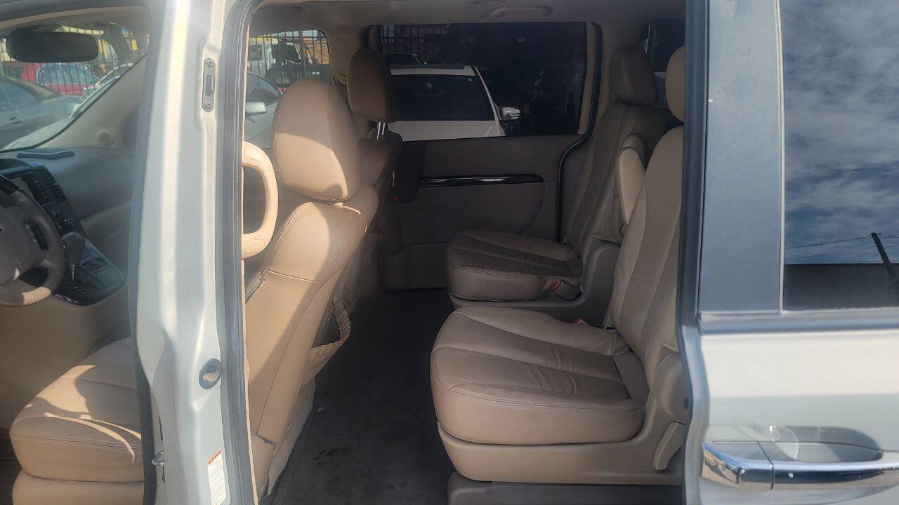 Used 2012 Kia Sedona EX w/ Luxury Pkg FWD image 24