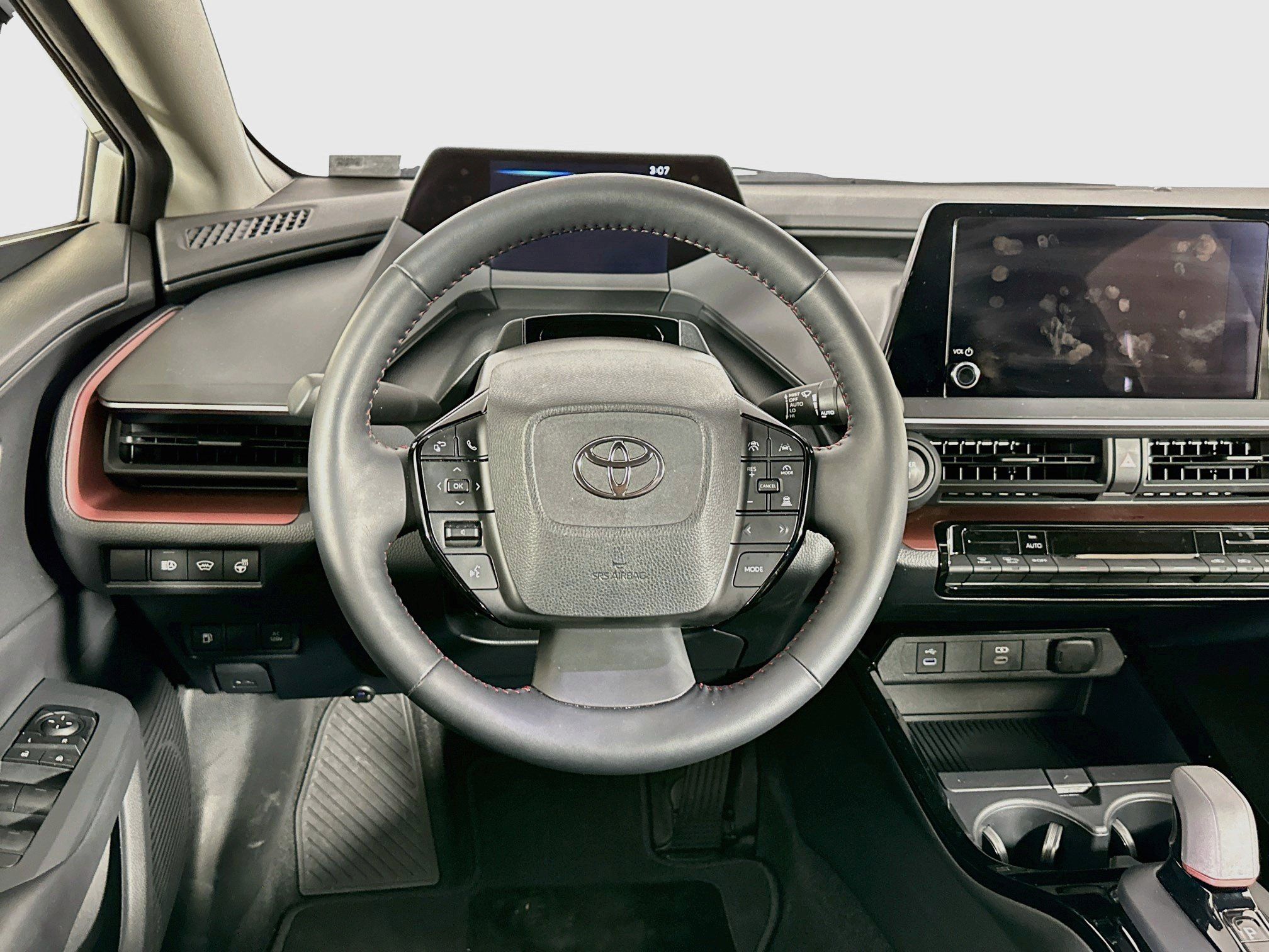Used 2025 Toyota Prius Plug-In Hybrid FWD image 18