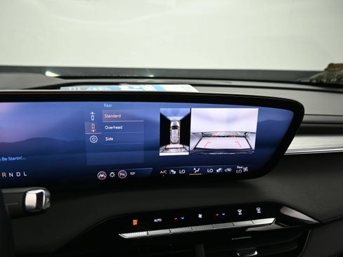 Used 2025 Buick Enclave Preferred FWD image 21