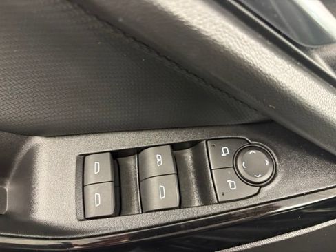 Used 2025 Chevrolet Equinox LT w/ Convenience Package II FWD image 12