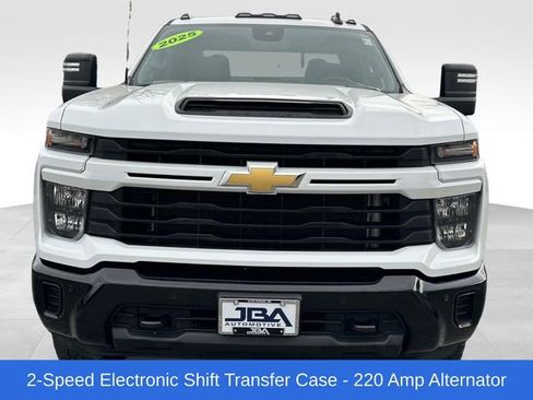 Used 2025 Chevrolet Silverado 2500 Custom w/ Custom Value Package image 21