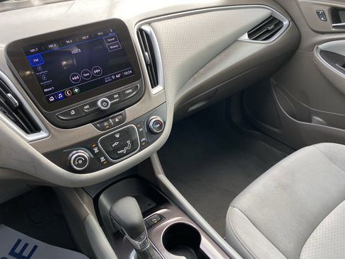 Used 2024 Chevrolet Malibu LS image 18