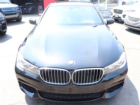Used 2018 BMW 740i xDrive 740i xDrive Sedan image 9