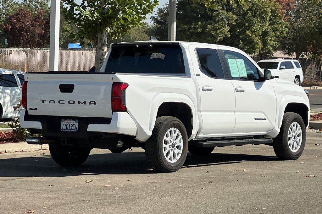 Certified 2025 Toyota Tacoma SR5 AWD/4WD image 5