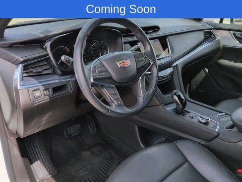 Used 2023 Cadillac XT5 Premium Luxury AWD/4WD image 2