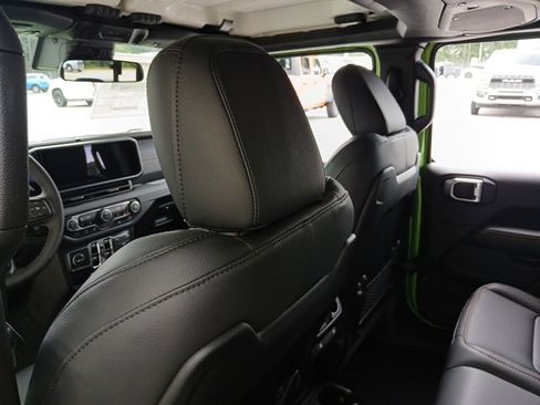 New 2025 Jeep Gladiator Sport S image 17