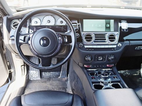 Used 2015 Rolls-Royce Ghost RWD image 19