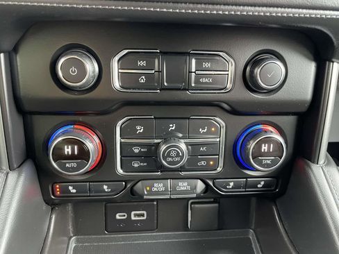 Used 2021 Chevrolet Tahoe Z71 image 29