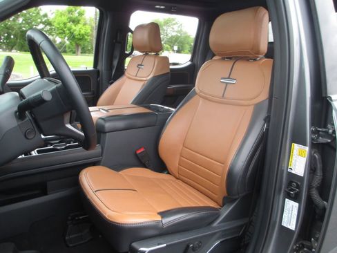 Used 2024 Ford F250 Platinum AWD/4WD image 26