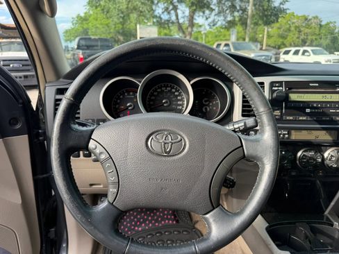 Used 2006 Toyota 4Runner Limited AWD/4WD image 13