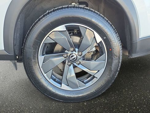 Used 2025 Nissan Rogue SV AWD/4WD image 31