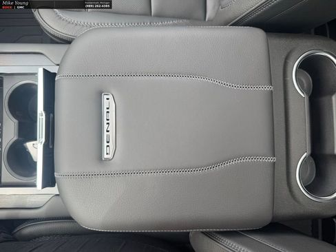 New 2026 GMC Yukon Denali w/ Denali Reserve Package AWD/4WD image 24