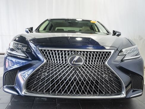 Used 2019 Lexus LS 500h 500h Base w/ Luxury Package image 2