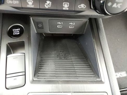 New 2026 Nissan Kicks SV image 28