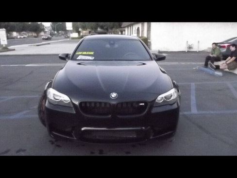 Used 2013 BMW M5 RWD image 25
